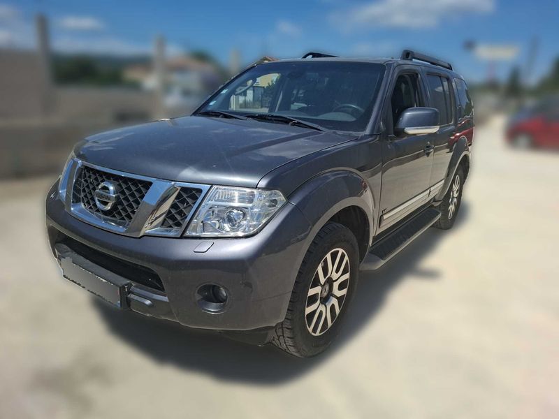 Nissan Pathfinder 2.5 dCi SE