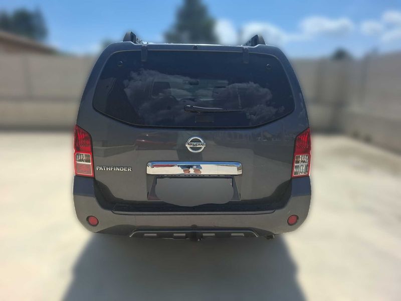 Nissan Pathfinder 2.5 dCi SE — zdjęcie 4