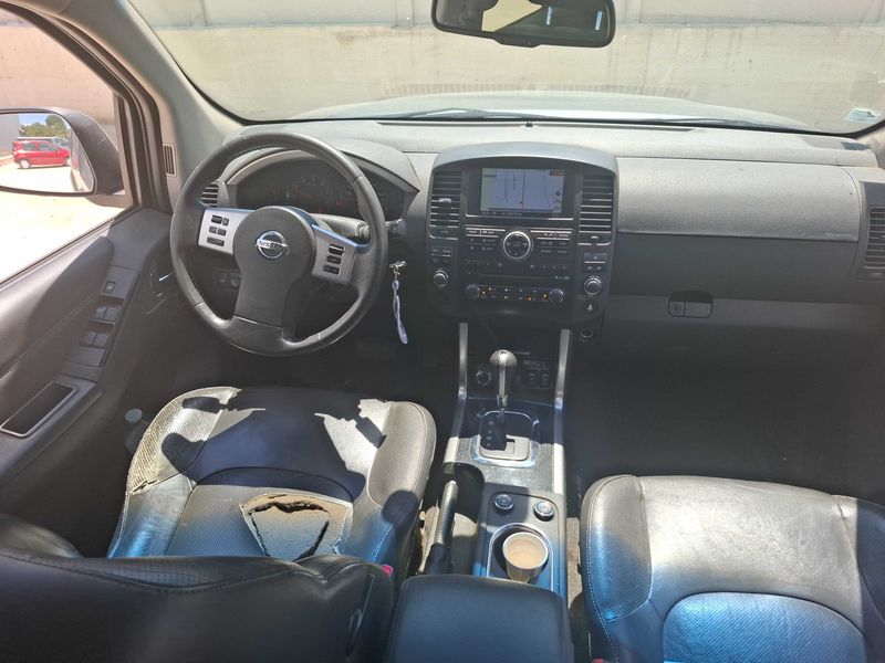 Nissan Pathfinder 2.5 dCi SE — zdjęcie 11
