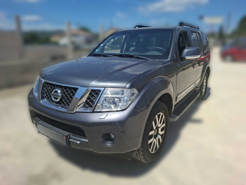 Nissan Pathfinder 2.5 dCi SE — zdjęcie 2