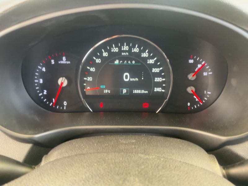 Kia Sorento 2.2 CRDi Drive 4x4 — zdjęcie 13