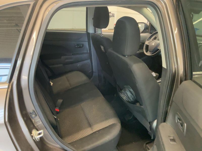Mitsubishi ASX 1.8 DI-D Plus 2WD — zdjęcie 14