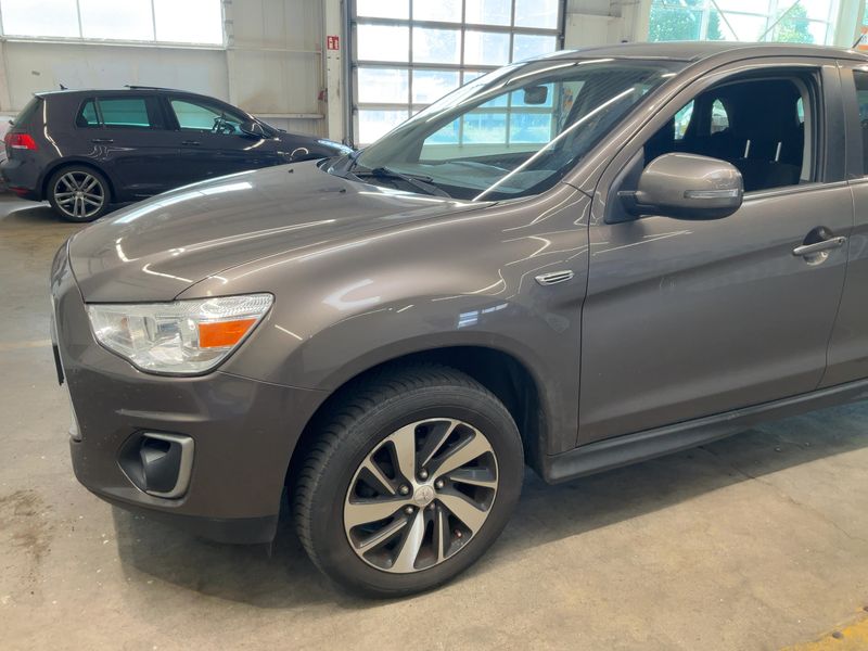 Mitsubishi ASX 1.8 DI-D Plus 2WD — zdjęcie 2