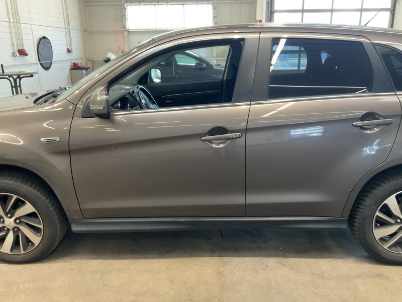 Mitsubishi ASX 1.8 DI-D Plus 2WD — zdjęcie 4
