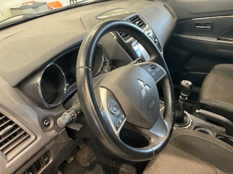 Mitsubishi ASX 1.8 DI-D Plus 2WD 2015 – снимка 30