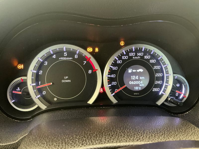 Honda Accord 2.0 Executive — zdjęcie 13