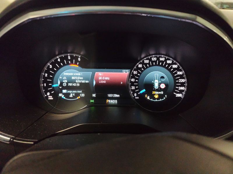 Ford Edge 2.0 TDCi Bi-Turbo Titanium 4x4 — zdjęcie 12