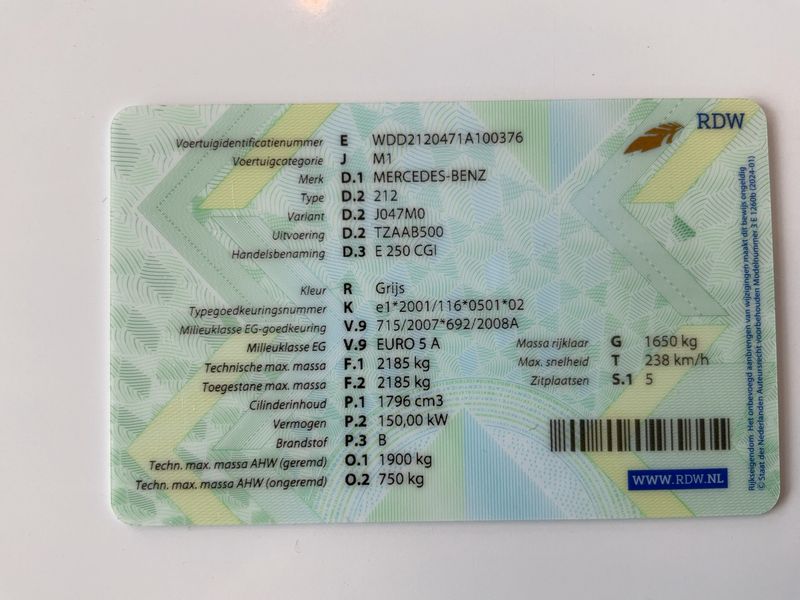 Mercedes-Benz E-Klasse E 250 CGI BlueEfficiency Elegance — zdjęcie 15