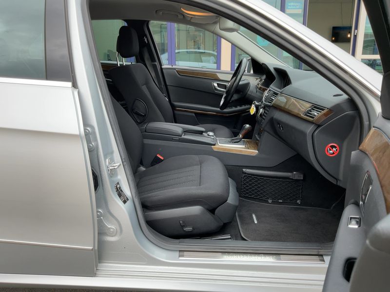 Mercedes-Benz E-Klasse E 250 CGI BlueEfficiency Elegance — zdjęcie 11