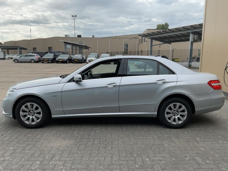 Mercedes-Benz E-Klasse E 250 CGI BlueEfficiency Elegance — zdjęcie 4