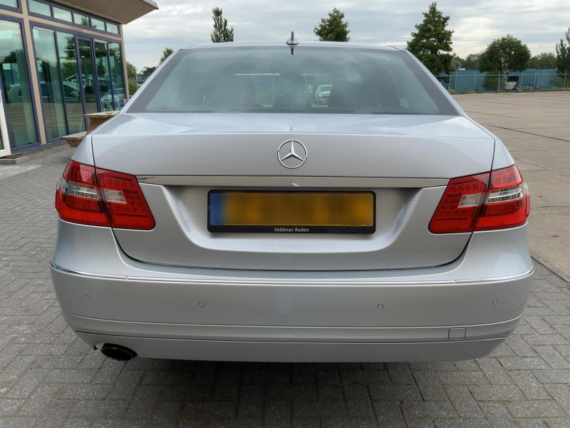 Mercedes-Benz E-Klasse E 250 CGI BlueEfficiency Elegance — zdjęcie 5
