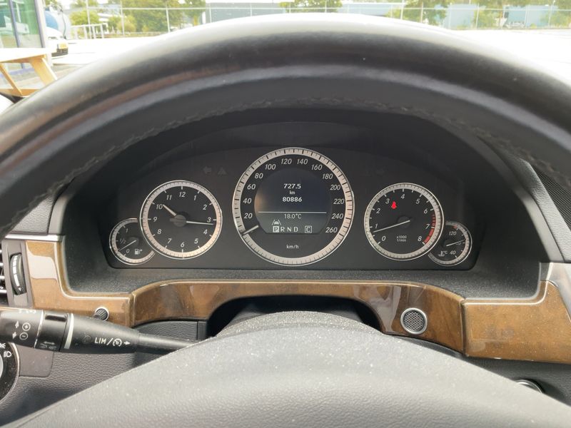 Mercedes-Benz E-Klasse E 250 CGI BlueEfficiency Elegance — zdjęcie 13