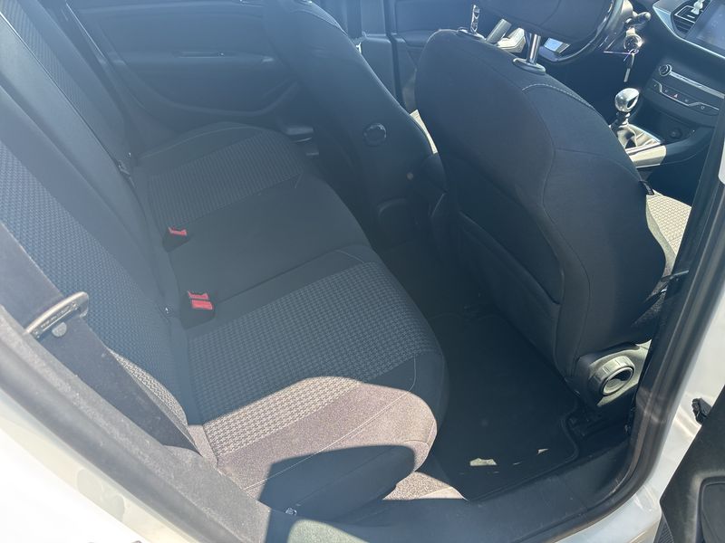 Peugeot 308 1.6 Blue-HDi Active Business 2018 – снимка 14