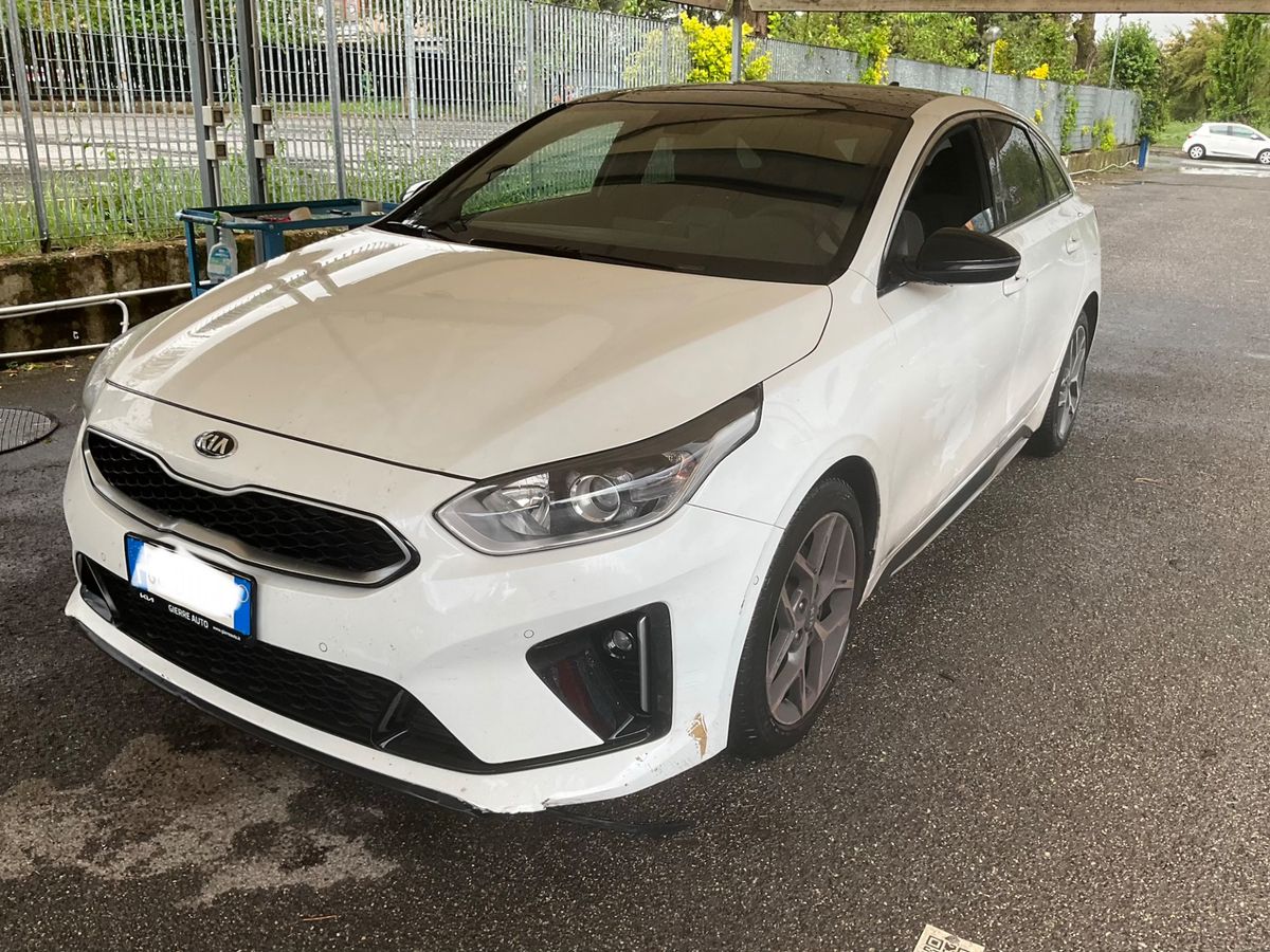Kia pro_cee'd 2021 — photo 1