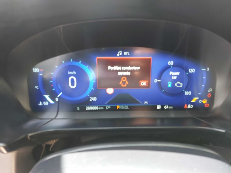Ford Kuga 2.5 Hybrid ST-Line X — zdjęcie 12