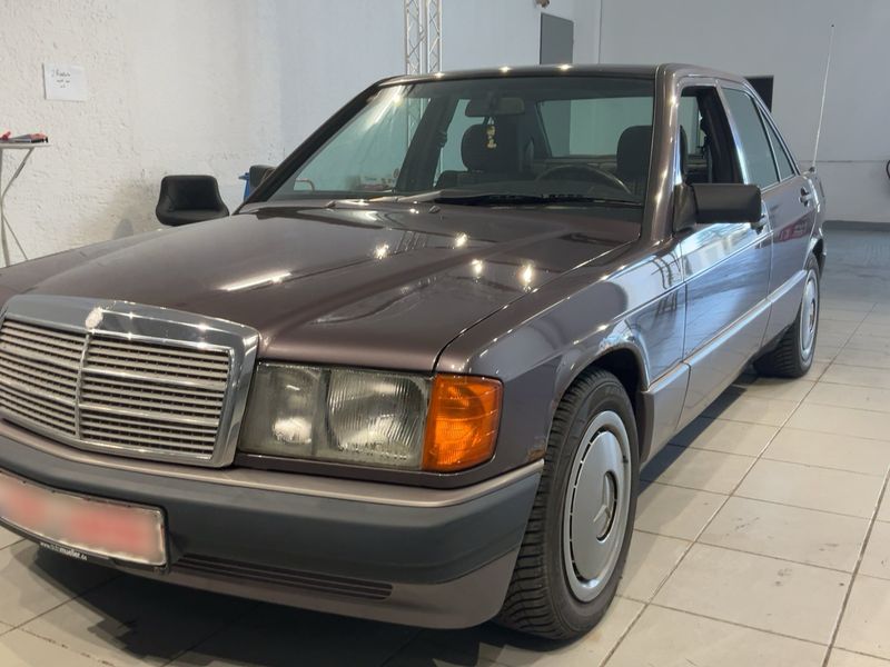 Mercedes-Benz 190/190 E