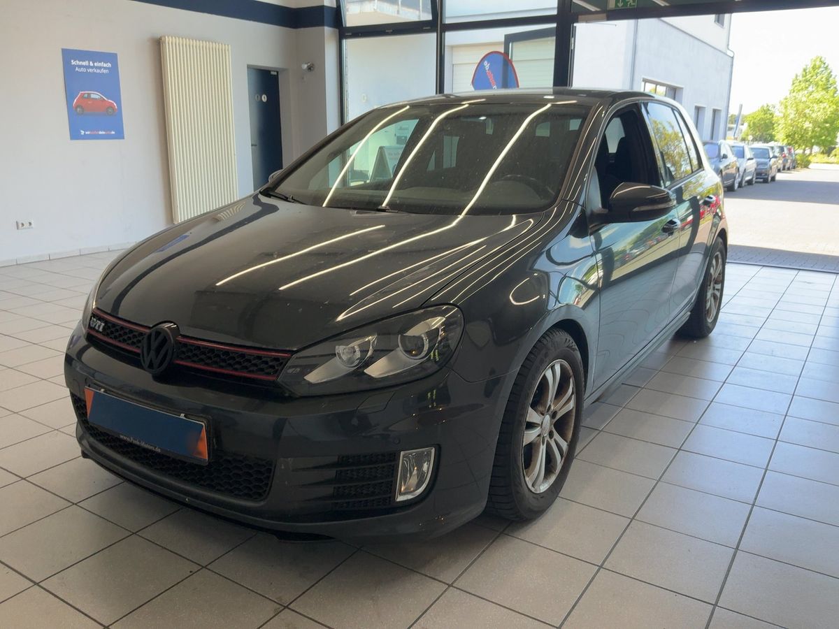 Volkswagen Golf 2012 — photo 1