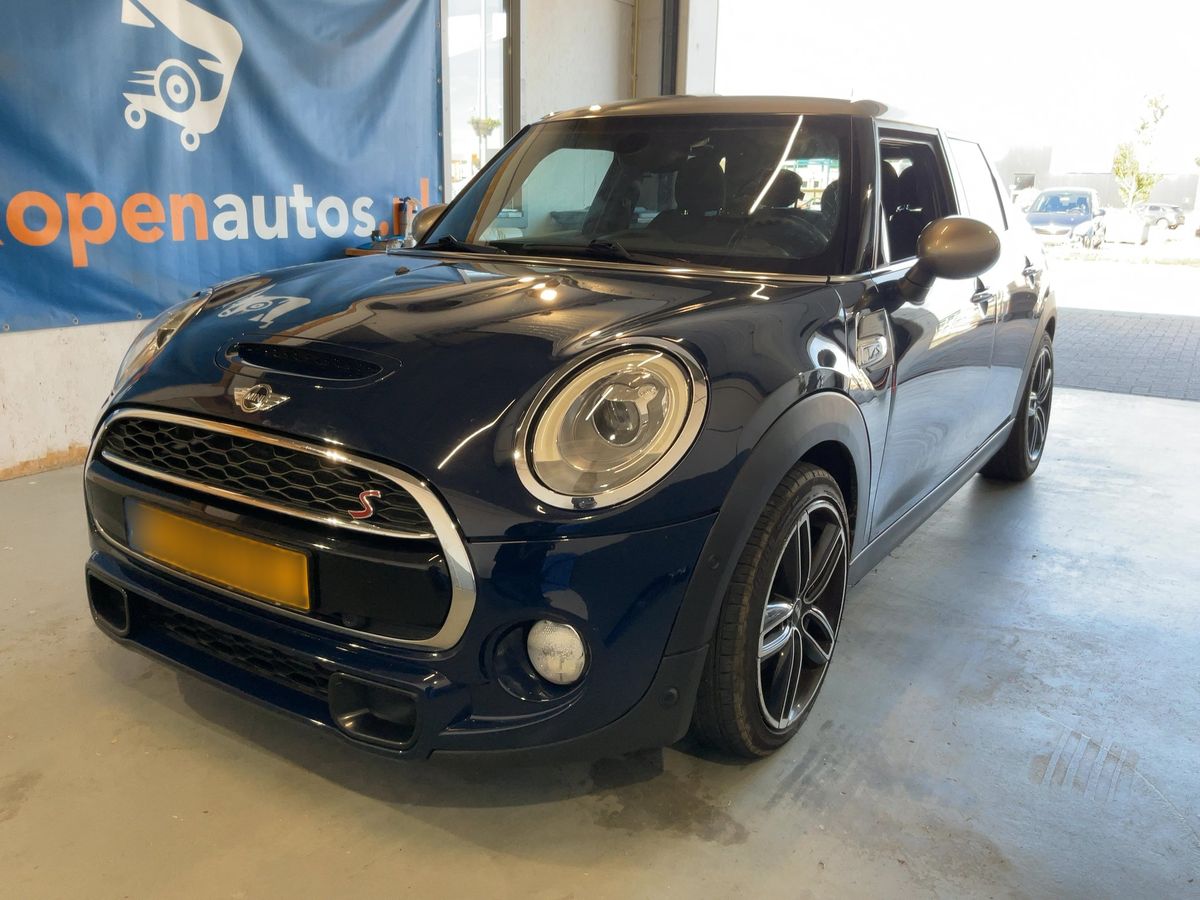 MINI Cooper 2017 — photo 1