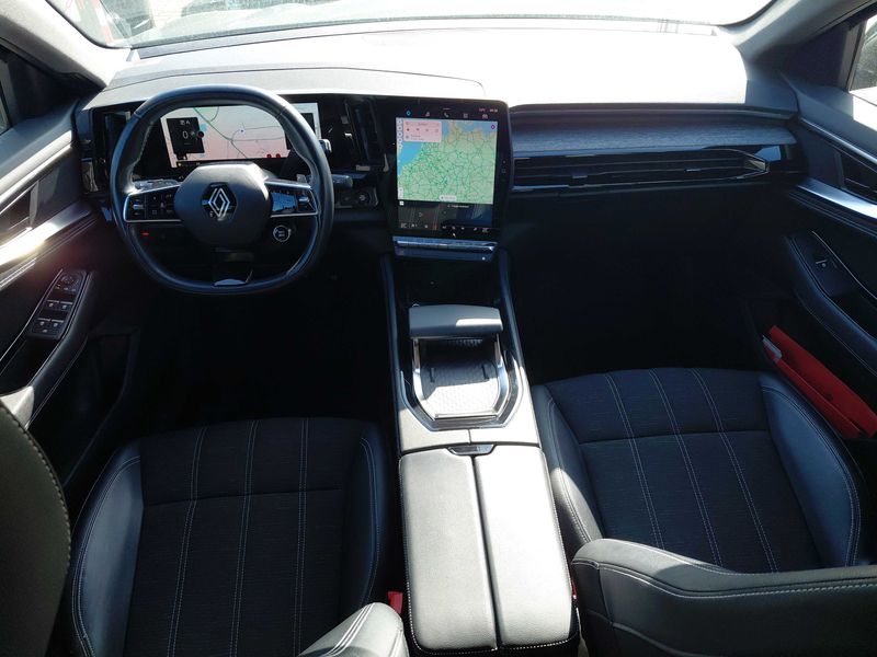 Renault Austral 1.3 TCe Mild-Hybrid Techno — zdjęcie 11