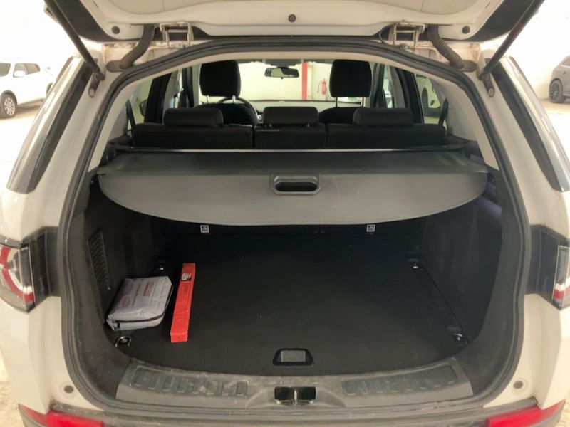 Land Rover Discovery Sport 2.0 Td4 Pure 2016 – снимка 15
