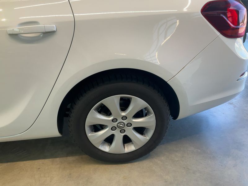 Opel Astra 1.4 Turbo Exklusiv 2015 – снимка 5