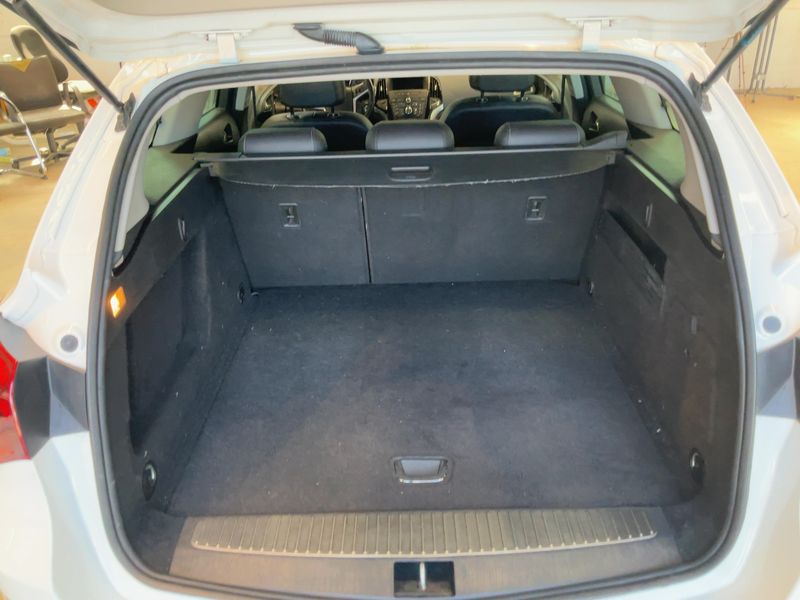 Opel Astra 1.4 Turbo Exklusiv — zdjęcie 10