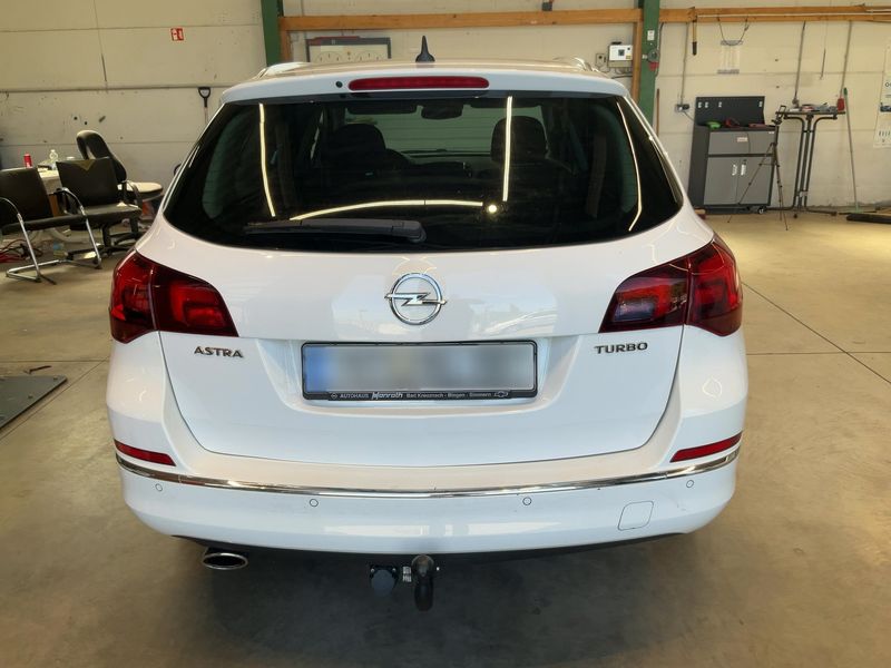 Opel Astra 1.4 Turbo Exklusiv — zdjęcie 5