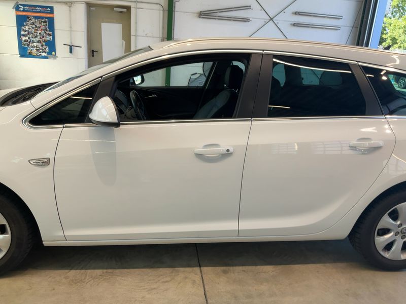 Opel Astra 1.4 Turbo Exklusiv — zdjęcie 4