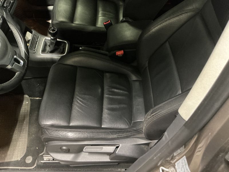 Volkswagen Golf VI Plus 1.6 TDI Highline 2011 – снимка 24