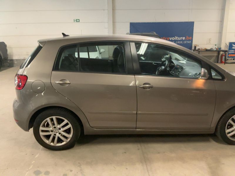Volkswagen Golf VI Plus 1.6 TDI Highline 2011 – снимка 10