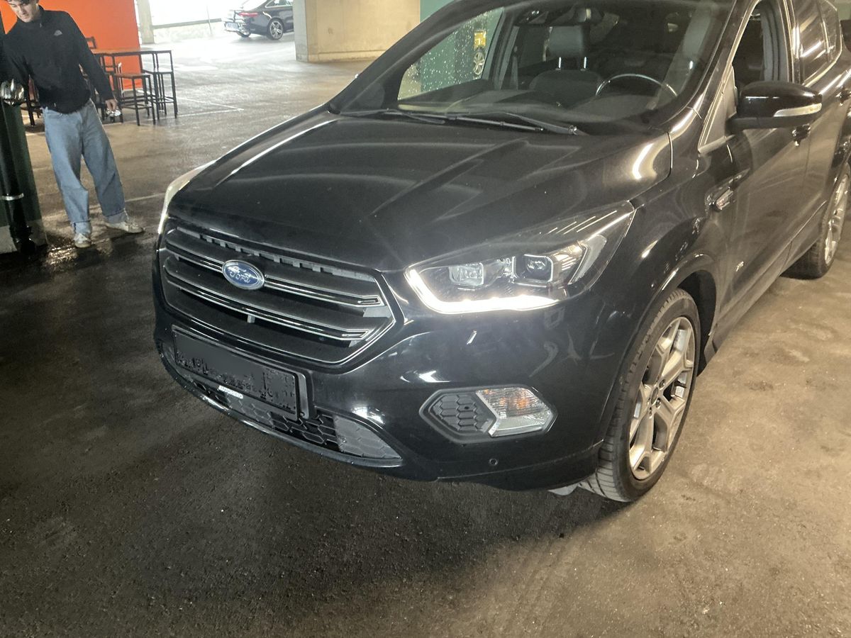 Ford Kuga 2018 — photo 1