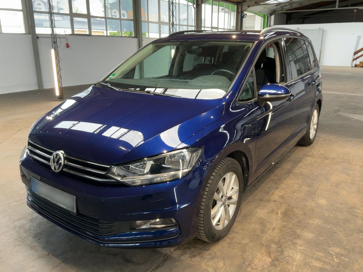 Volkswagen Touran 2015 — photo 1