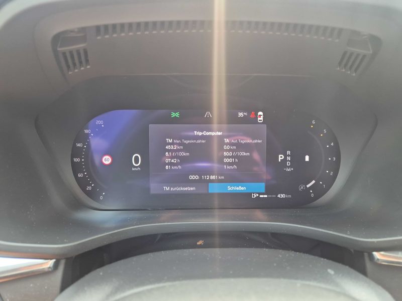 Volvo XC60 2.0 B4 Mild-Hybrid Plus Dark 2WD — zdjęcie 12