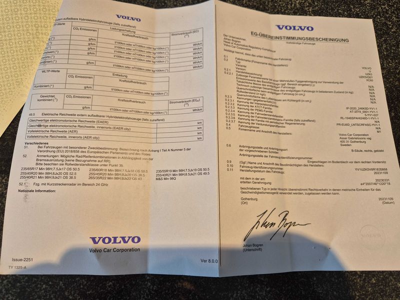 Volvo XC60 2.0 B4 Mild-Hybrid Plus Dark 2WD — zdjęcie 17
