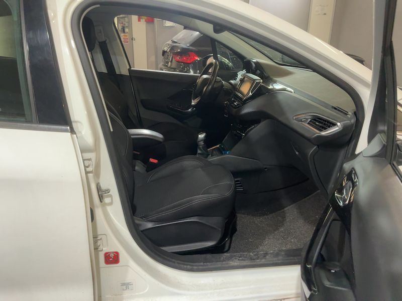 Peugeot 208 1.6 Blue-HDi Allure 2016 – снимка 16