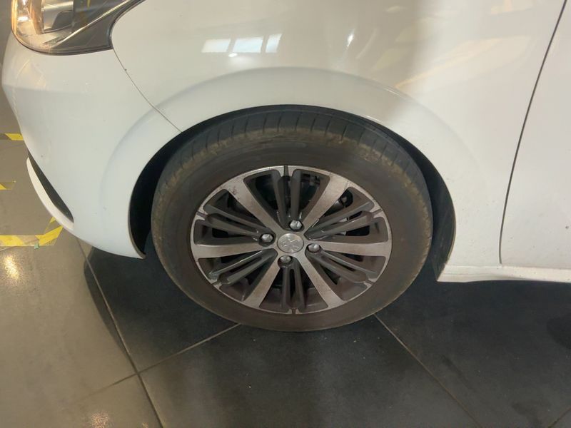 Peugeot 208 1.6 Blue-HDi Allure 2016 – снимка 3