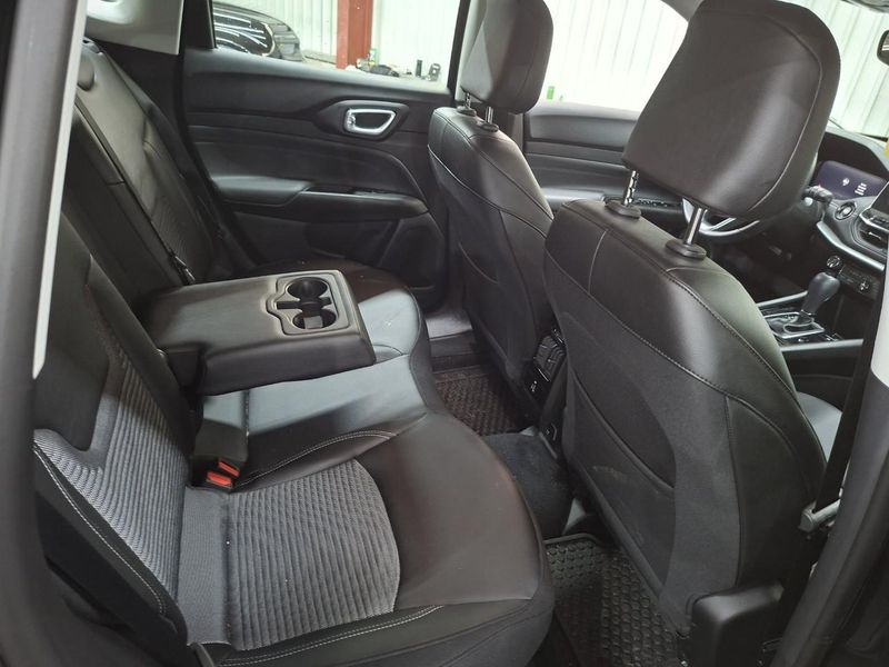 Jeep Compass 1.5 GSE T4 e-Hybrid Altitude — zdjęcie 9