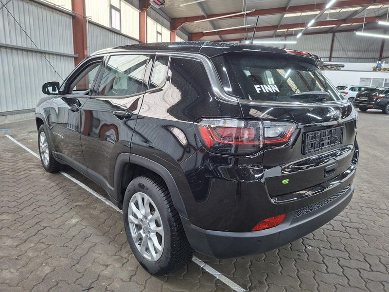 Jeep Compass 1.5 GSE T4 e-Hybrid Altitude — zdjęcie 2