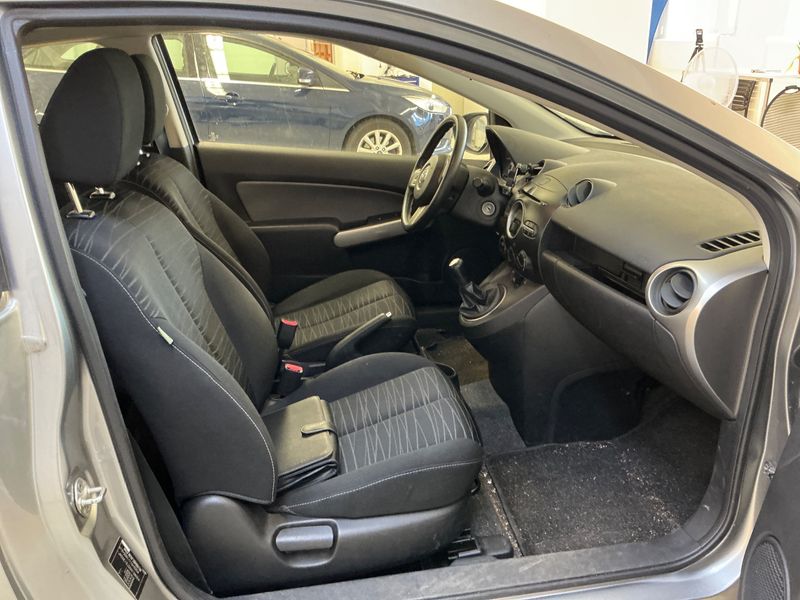 Mazda 2 1.3 Independence Sport — zdjęcie 3