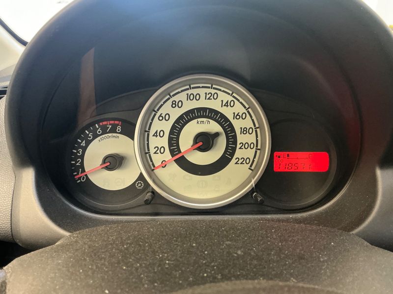 Mazda 2 1.3 Independence Sport — zdjęcie 4
