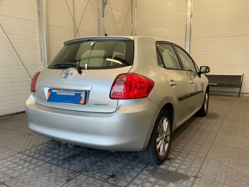 Toyota Auris 1.6 Life 2009 – снимка 2