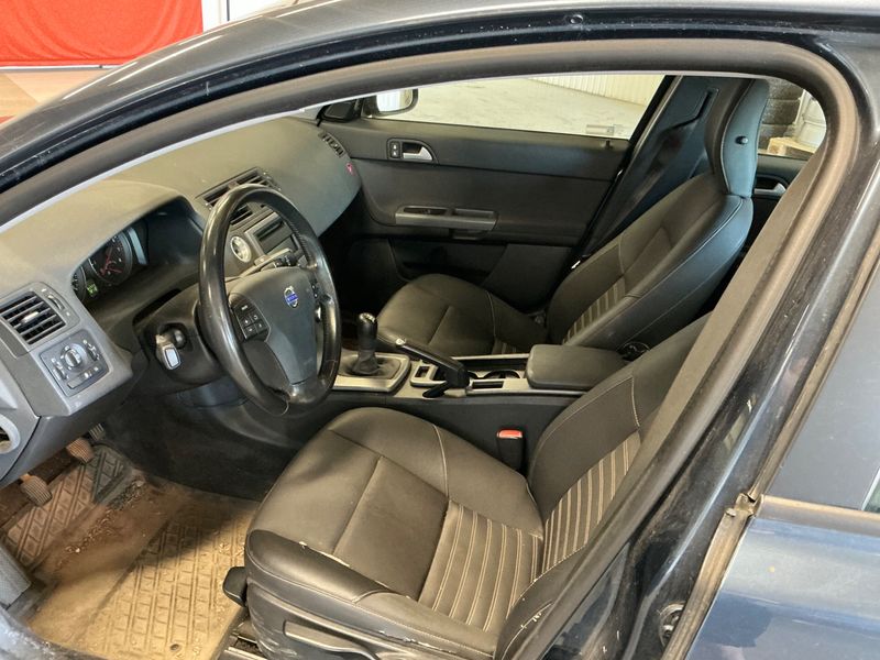Volvo S40 1.8 F Kinetic — zdjęcie 3