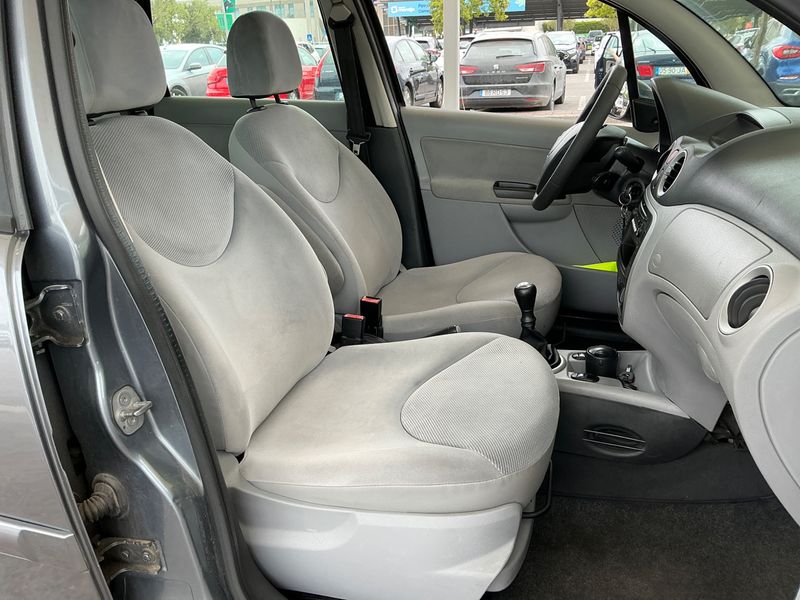 Citroen C3 1.1 Confort — zdjęcie 3