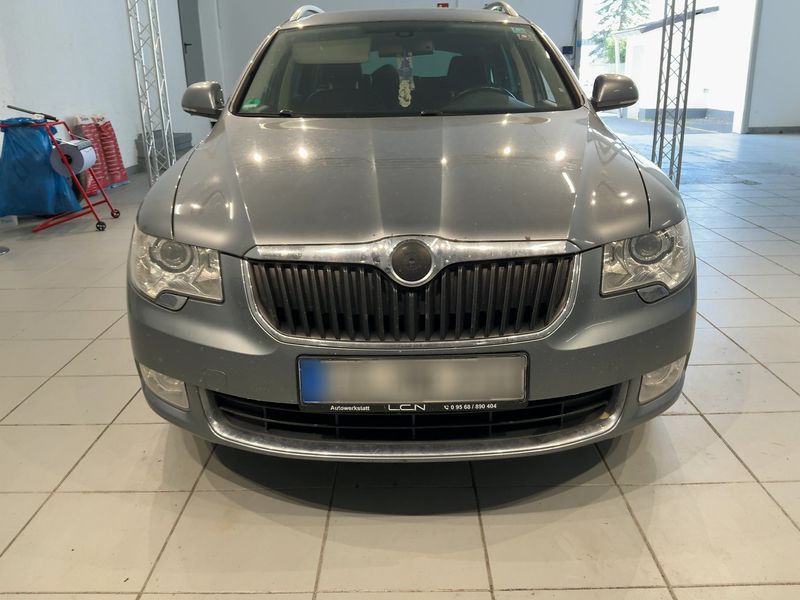Skoda Superb 2.0 TDI Elegance 2011 – снимка 14