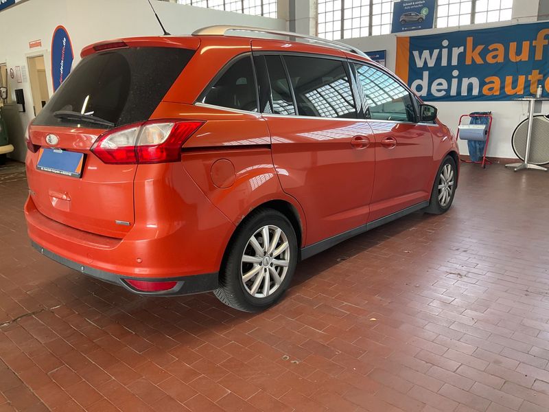 Ford Grand C-Max 1.6 TDCi Champions Edition — zdjęcie 2