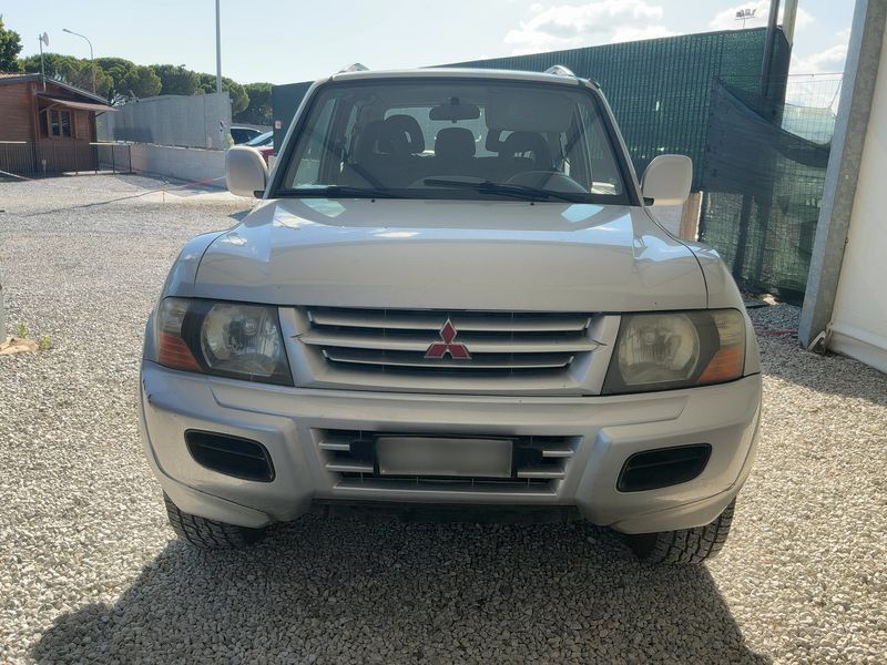 Mitsubishi Pajero 2.5 Turbodiesel TD GLX 2500 — zdjęcie 9