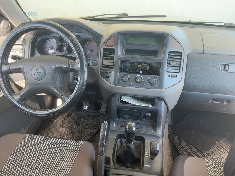 Mitsubishi Pajero 2.5 Turbodiesel TD GLX 2500 — zdjęcie 12