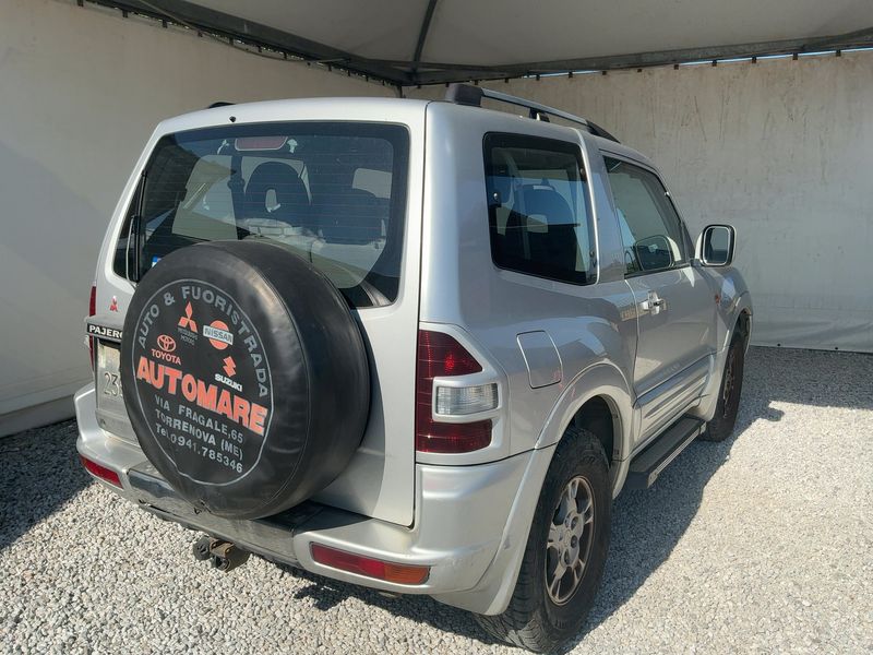 Mitsubishi Pajero 2.5 Turbodiesel TD GLX 2500 — zdjęcie 6