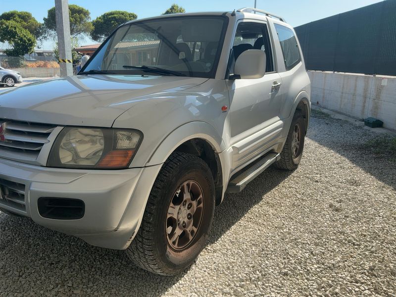 Mitsubishi Pajero 2.5 Turbodiesel TD GLX 2500 — zdjęcie 2