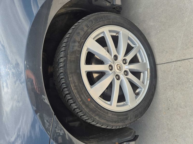 Renault Laguna 1.5 dCi BOSE Edition — zdjęcie 22